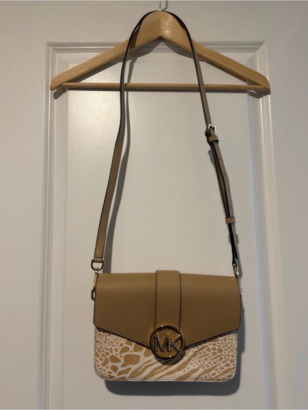 Michael kors cross body bag